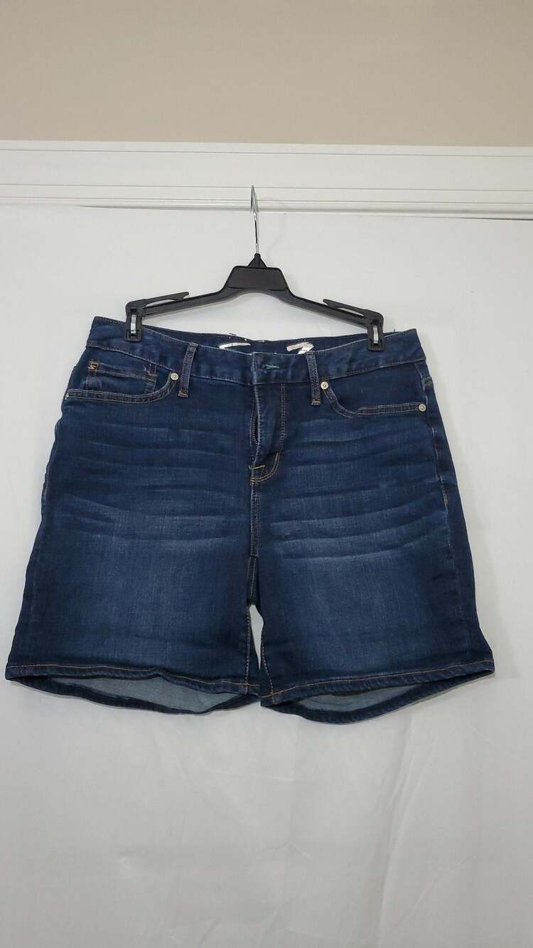 Seven7 Women's Dark Wash Denim Shorts with Embroidered Back Pockets Size 4